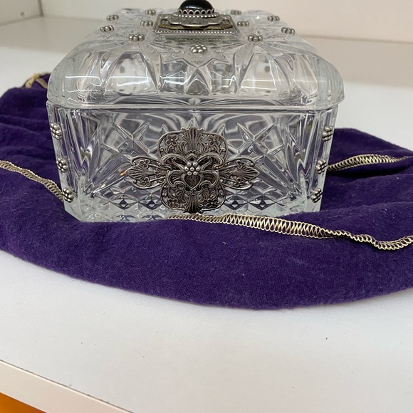 Glass and silver decorative box with lid - Picture 9 of 11